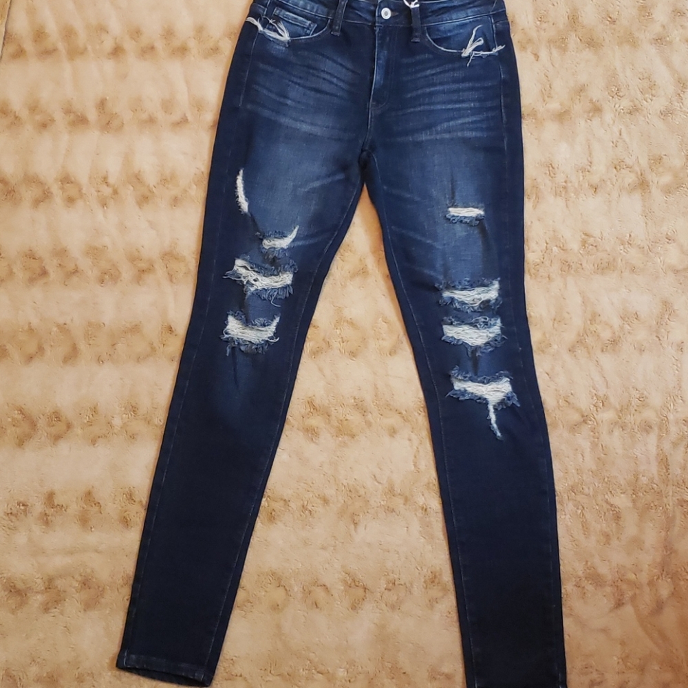NWT KanCan distressed jeans